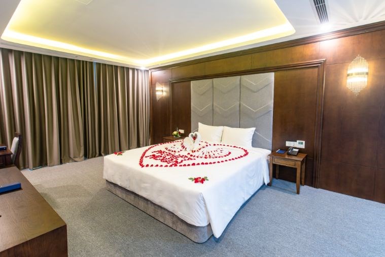 Khách Sạn Peace Hạ Long